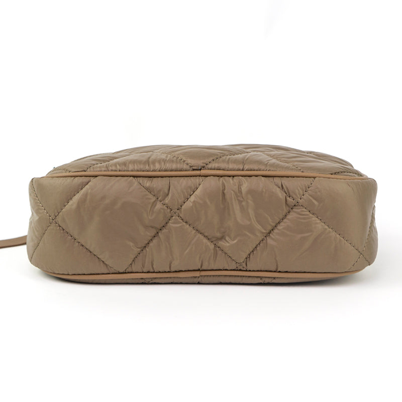 the-jamie-puffer-crossbody-babs+birdie-plain+plaid-7