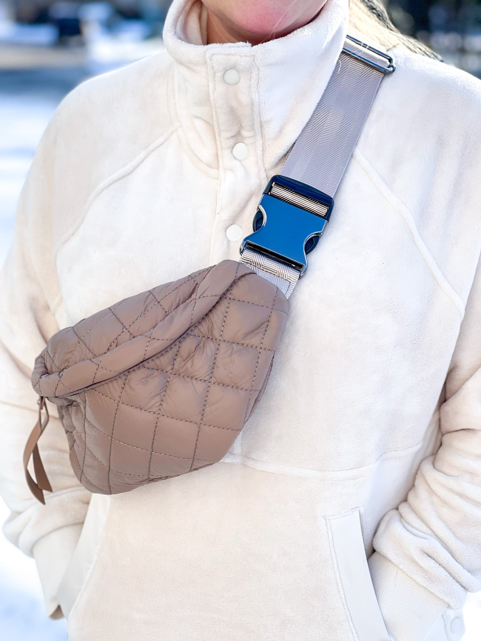 the-millie-puffer-sling-bag-babs+birdie-plain+plaid-1