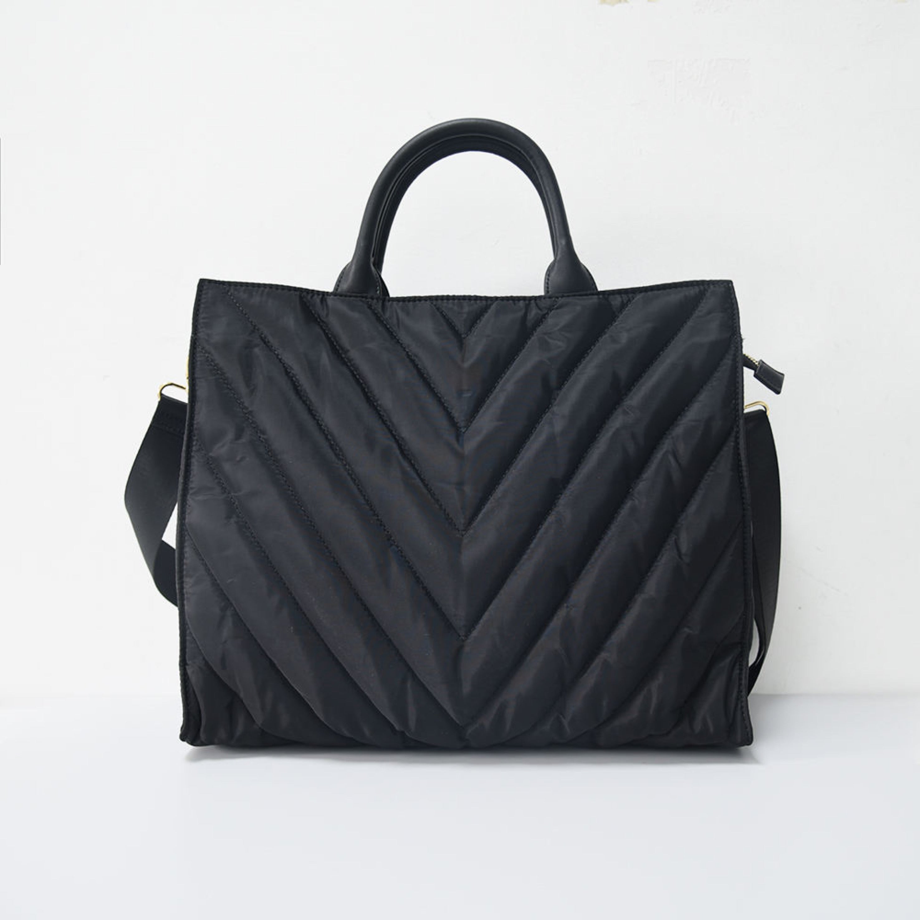 the-carmen-chevron-stripe-large-puffer-tote-babs+birdie-plain+plaid-4