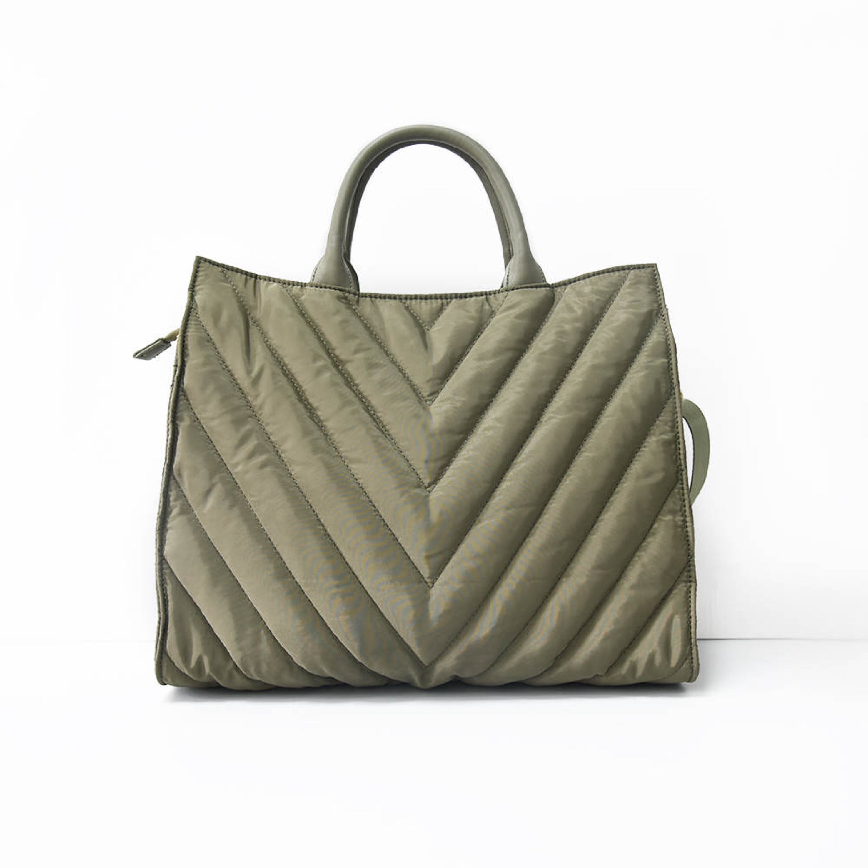 the-carmen-chevron-stripe-large-puffer-tote-babs+birdie-plain+plaid-6