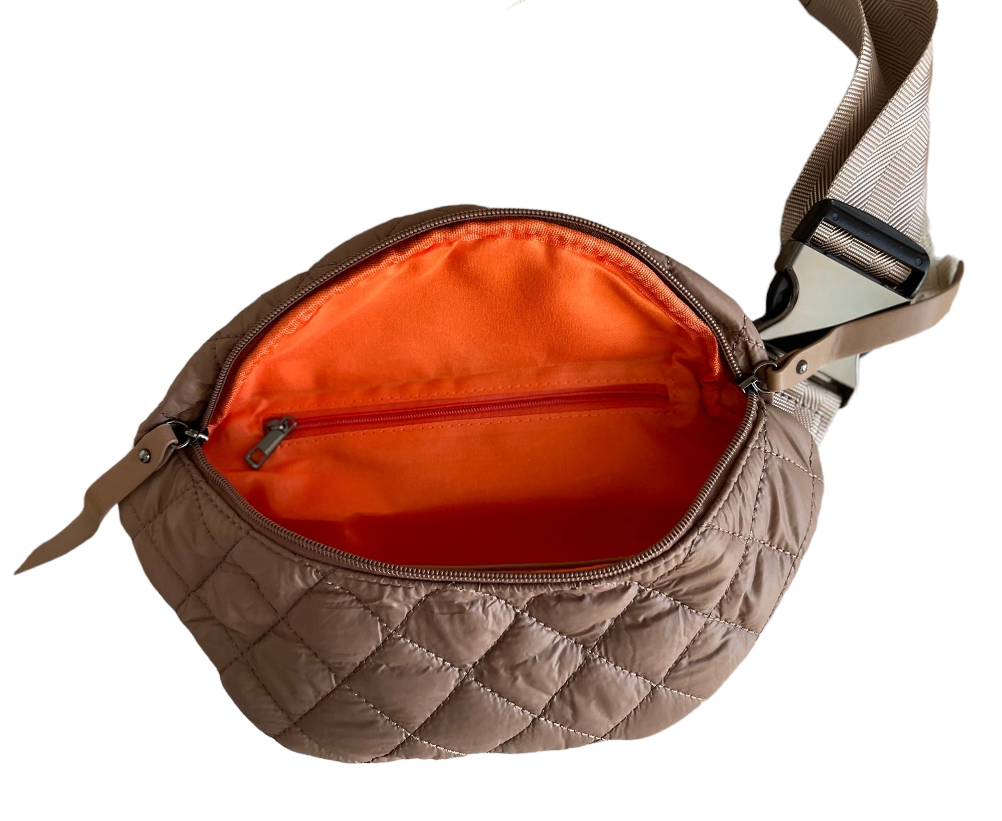 the-millie-puffer-sling-bag-babs+birdie-plain+plaid-7